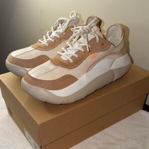 UGG Women's Sneakers in Cream and Tan